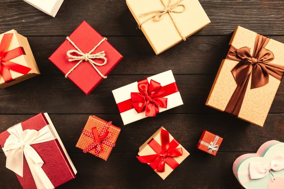 Holiday Corporate Gifts 101: What To Know Before You Shop