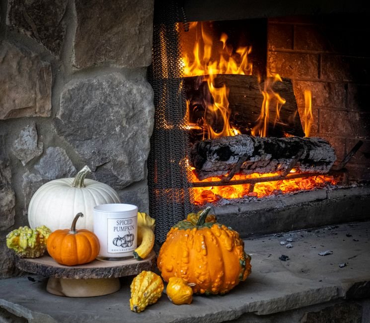 Pumpkin spice seasonal gift basket setting
